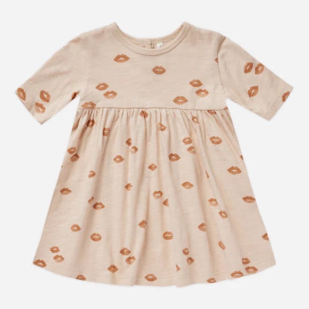 Rylee + Cru Lip print dress